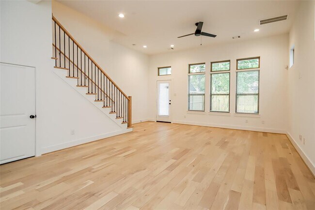 Building Photo - 3044 Truxillo St
