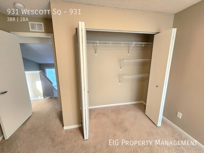 Building Photo - 931 Wescott Square