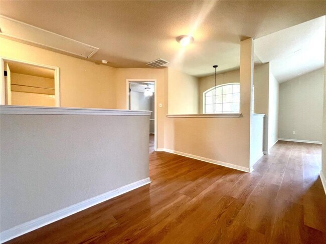 Building Photo - 20625 Farm Pond Ln