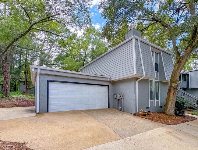 Building Photo - 3735 Donovan Dr