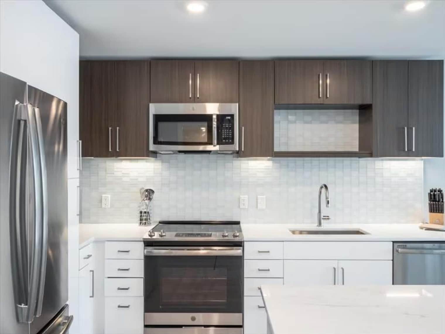 Building Photo - 4836 Rugby Ave