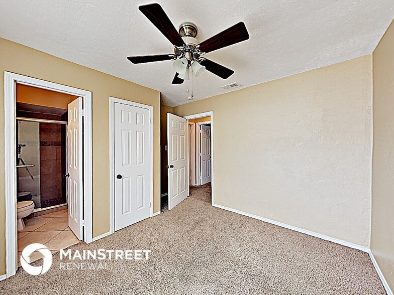 Building Photo - 2425 Sutton Dr