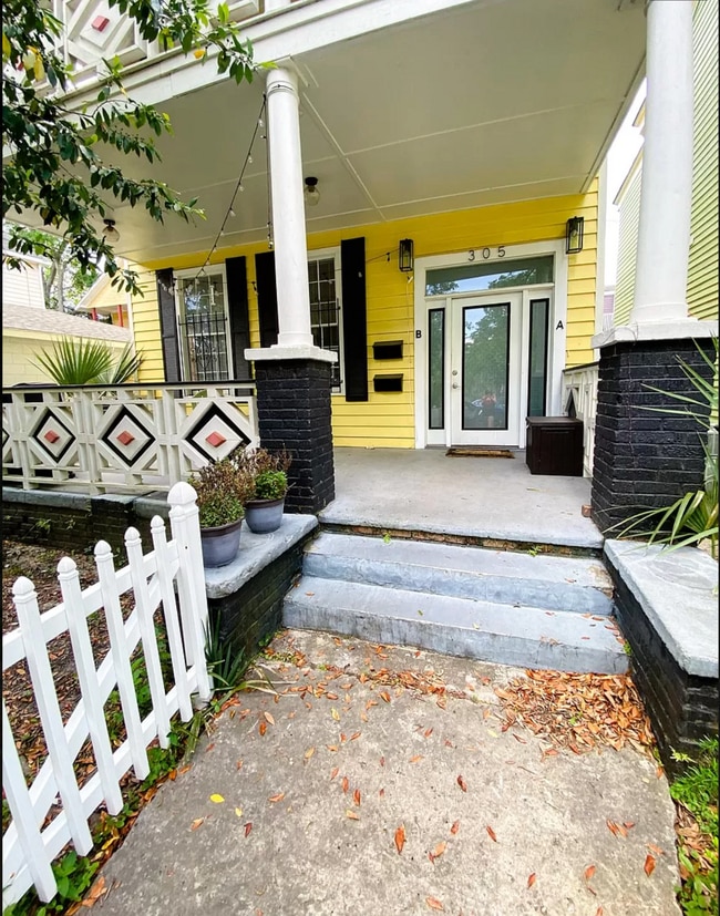 Primary Photo - 305 E 32nd St
