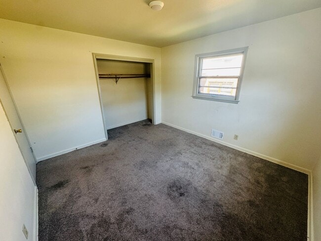 Building Photo - Pine Point Apartments – In the Heart of Waukesha