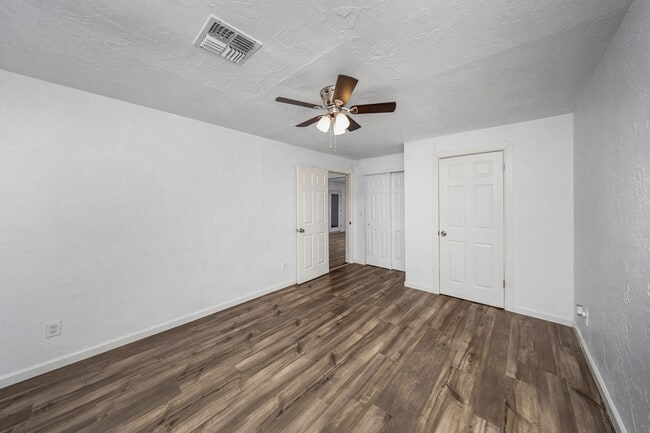 Building Photo - 1702 NW Euclid Ave