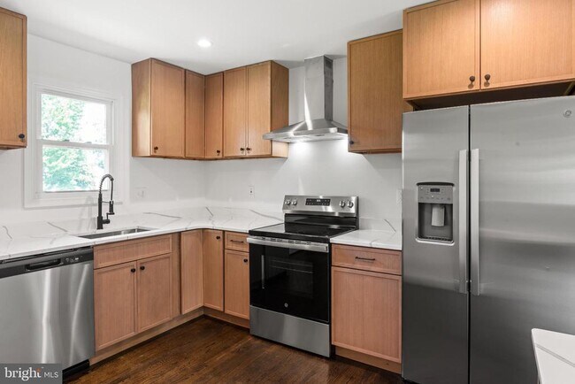 Building Photo - 5019 Leland Dr