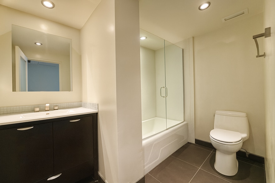 Building Photo - 10501 Wilshire Blvd