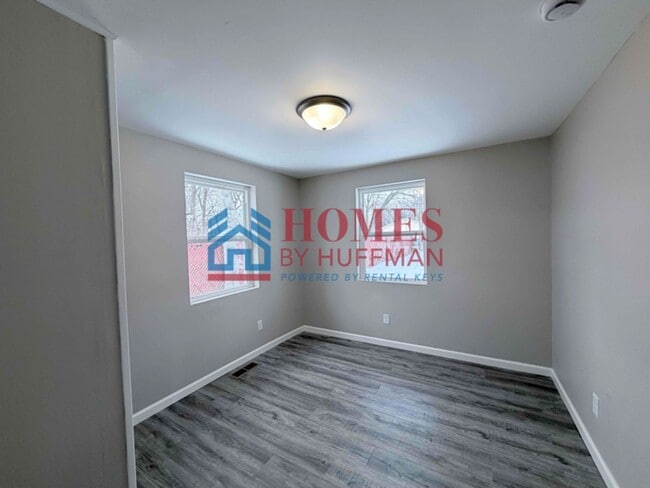 Building Photo - Two bedroom House | Remodeled