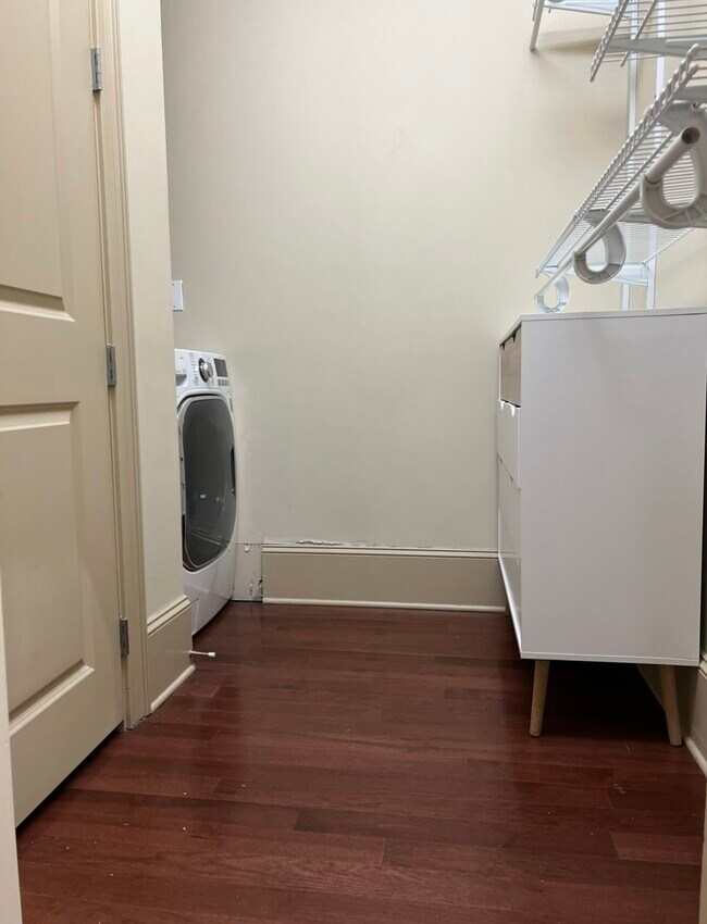 Building Photo - 1201 Canal St