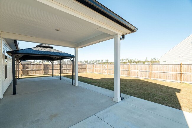 Building Photo - Elegant & Spacious Home in Summerville’s Cane Bay Community