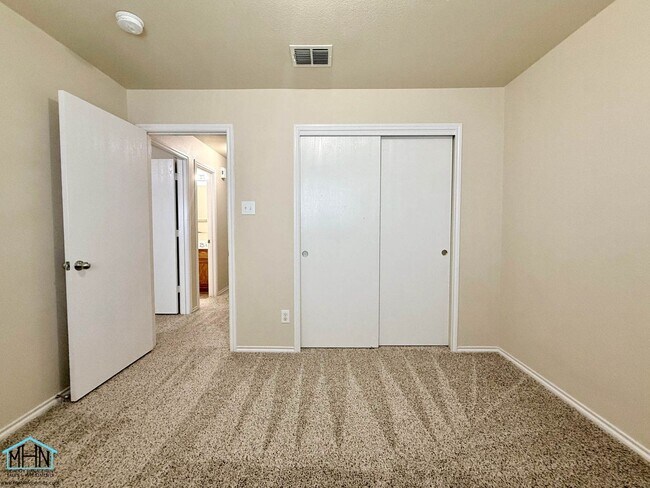 Building Photo - 3430 Ironwood Falls
