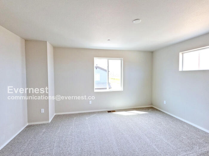 Building Photo - 2814 Barnstormer St