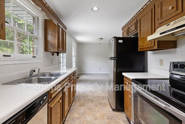 Building Photo - 3204 Blackwood Dr
