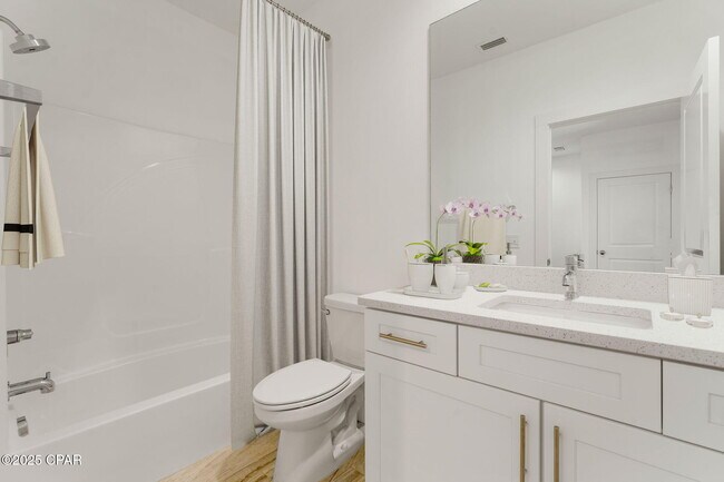 Building Photo - 7007 Patronis Dr
