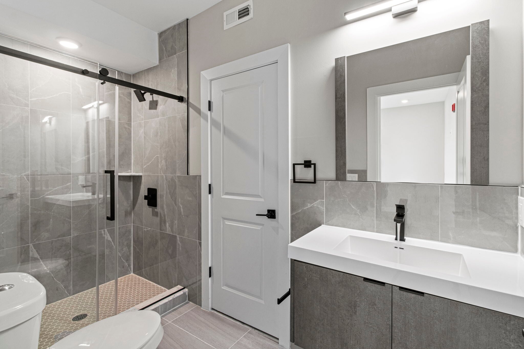 Building Photo - 2625 W Jefferson St