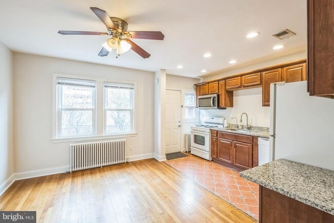 Building Photo - 1407 K St SE