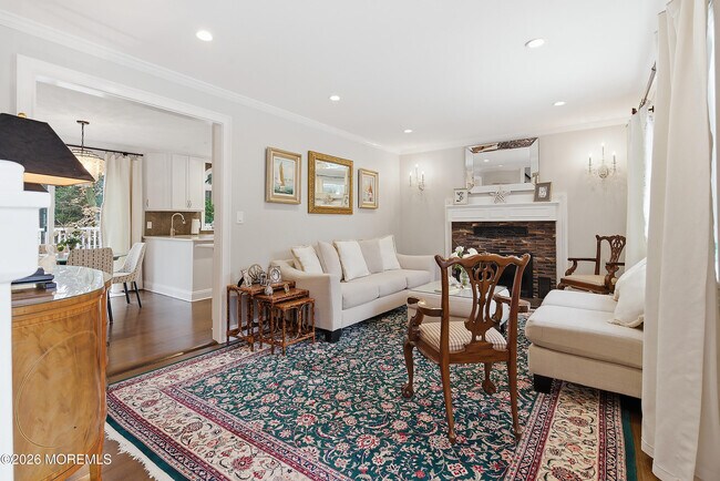 Building Photo - 96 Lakeshore Dr