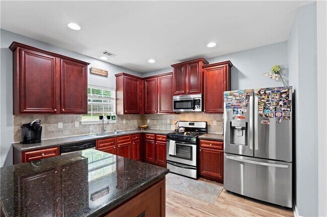 Building Photo - 154 Stephens Mill Dr