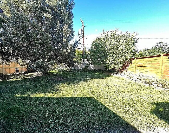 Building Photo - 1213 Charlton Ave