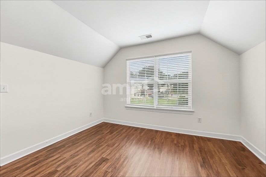 Building Photo - 2881 Island Point Dr NW