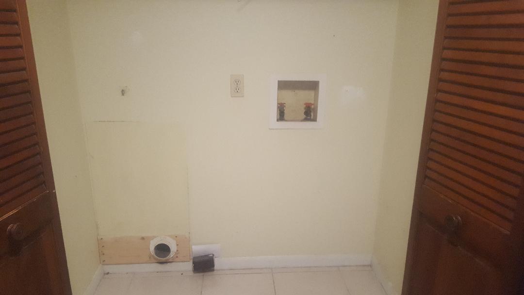 Building Photo - 360 S 7th St