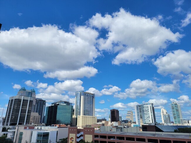 Building Photo - WELCOME HOME TO THE GRANDE!