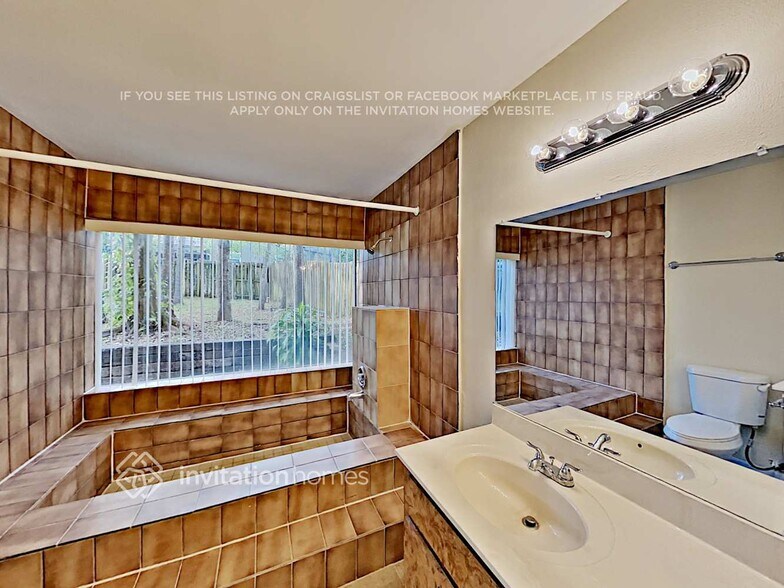 Building Photo - 216 Thistlewood Cir