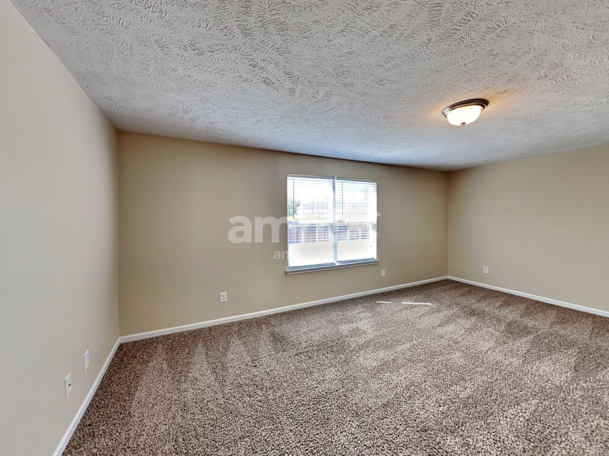 Building Photo - 1160 Shire Dr