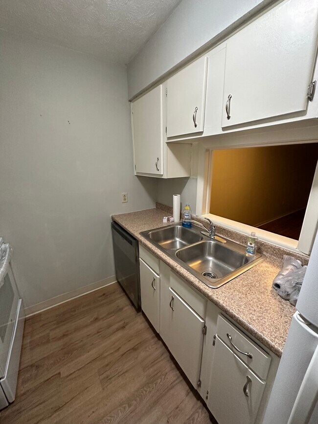 Building Photo - 6570 Santa Cruz Pl