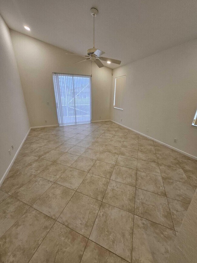 Building Photo - 7835 NW 78th Ave