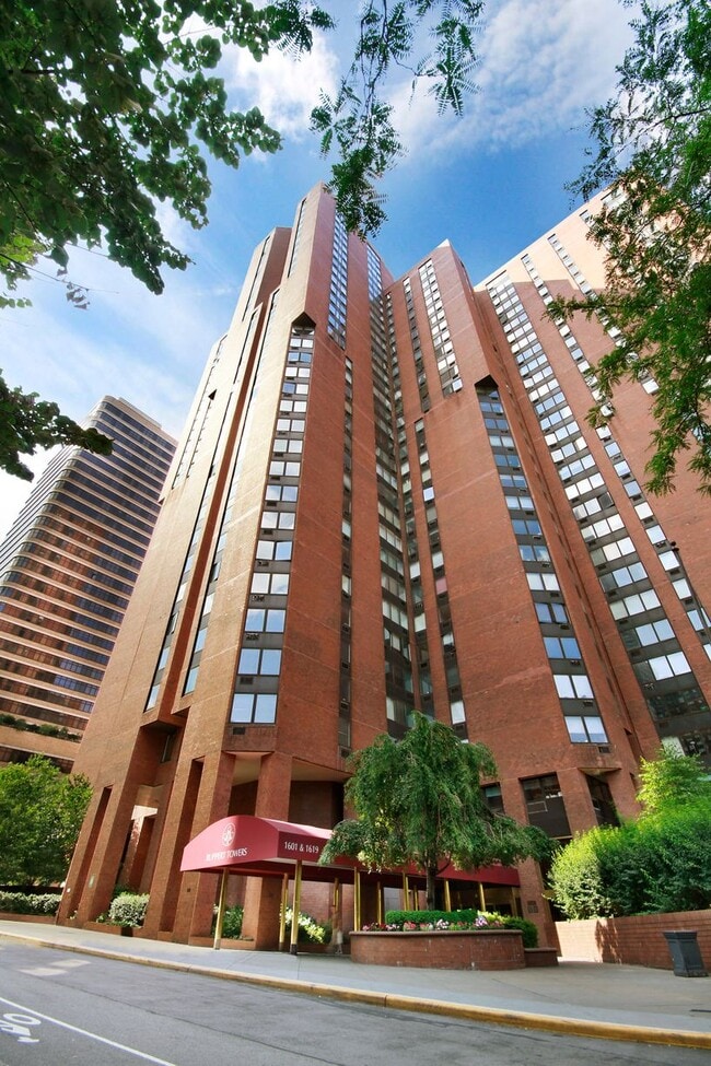 Building Photo - 1601 3rd Ave