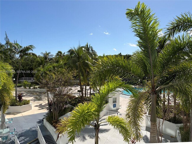 Building Photo - 100 Bayview Dr