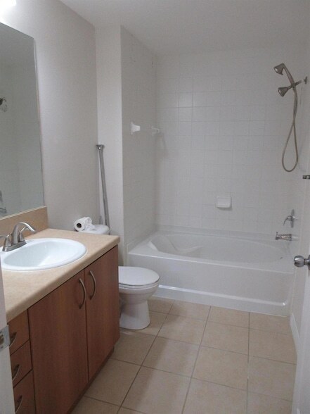 Building Photo - 250 NE 3rd Ave