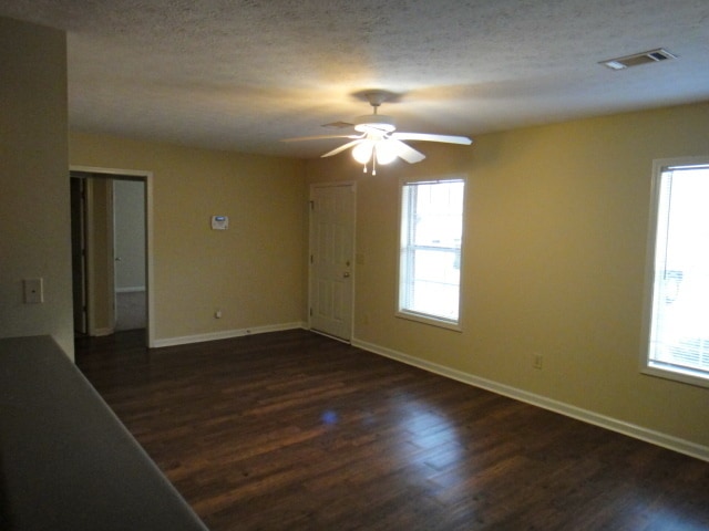 Building Photo - Longview Court