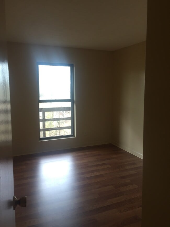 Building Photo - Robinwood Apartments
