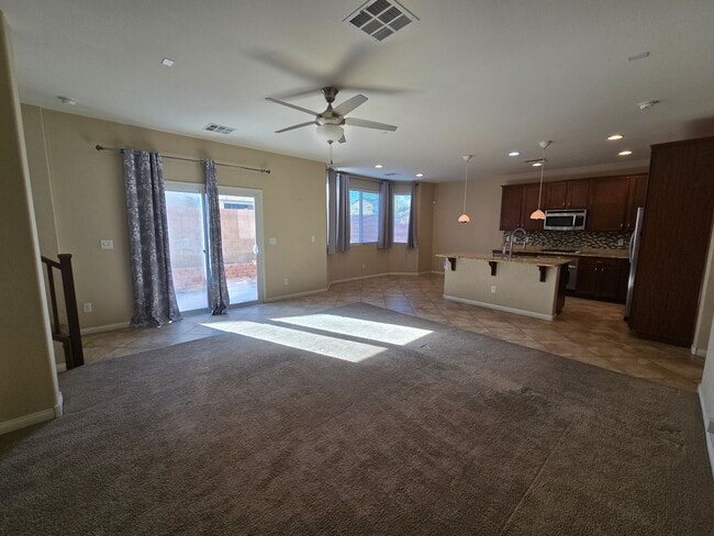 Building Photo - An Amazing 3 Bedroom Home in South East Las Vegas.