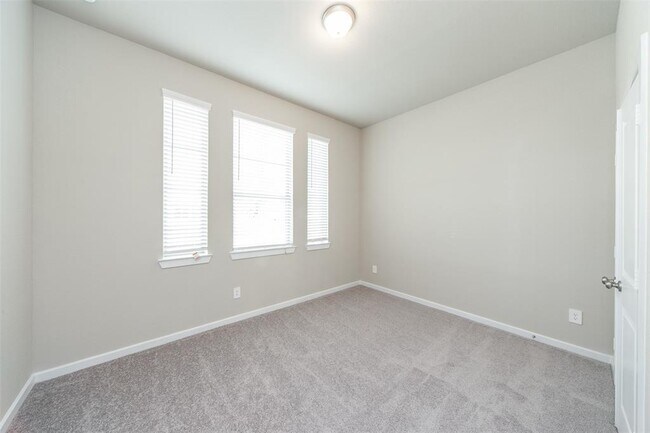 Building Photo - 27225 Southwest Fwy