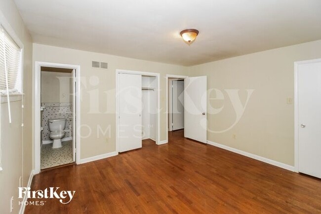 Building Photo - 3003 Dumbarton Rd