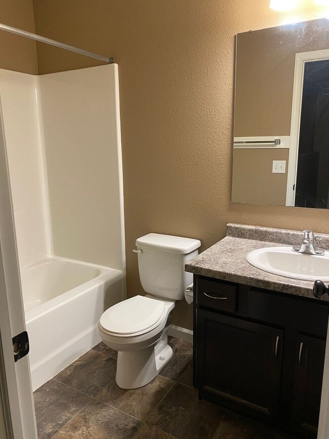 Building Photo - 3 Bedroom 2 1/2 Bath Twin home SORRY NO PETS