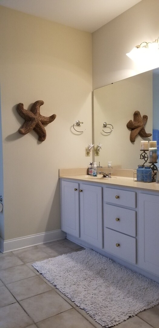 Building Photo - Beautiful Town-home in much sought after S...