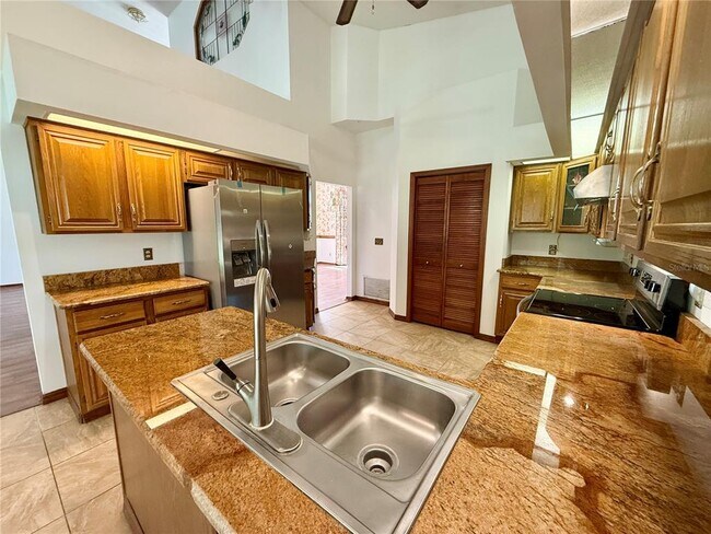 Building Photo - 124 Estates Cir