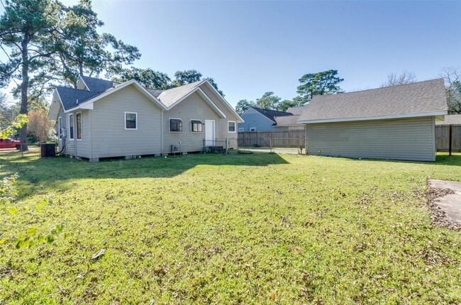 Building Photo - 236 W 31st St