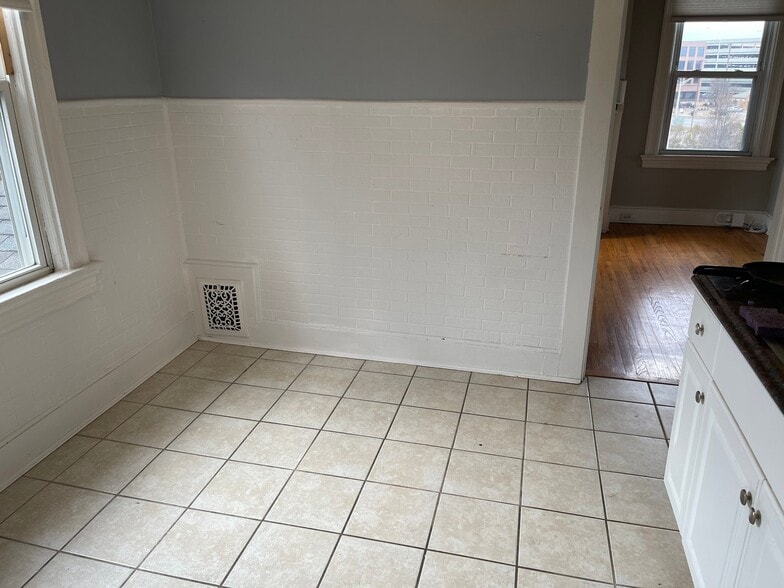 Building Photo - 2212 Washington Ave