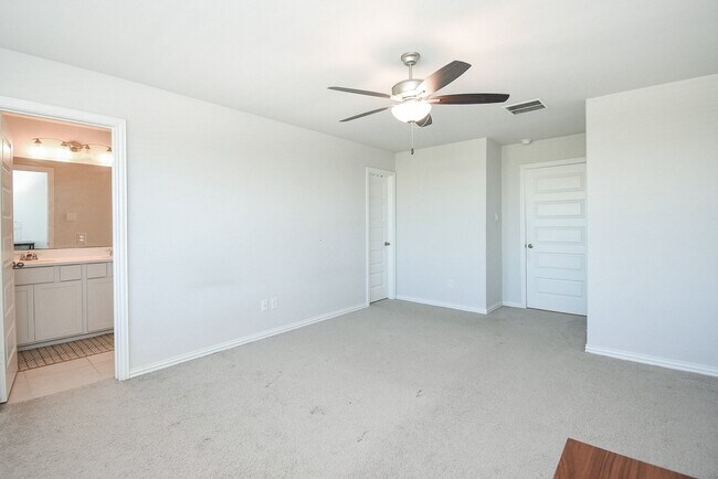 Building Photo - 27950 Western Crk Ct