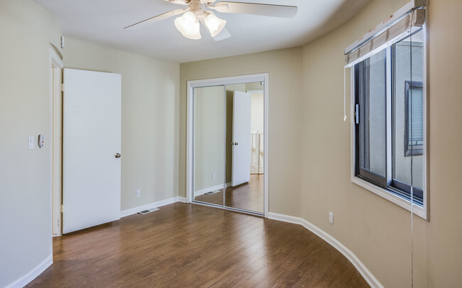 Building Photo - Beautiful Redondo Beach Townhouse