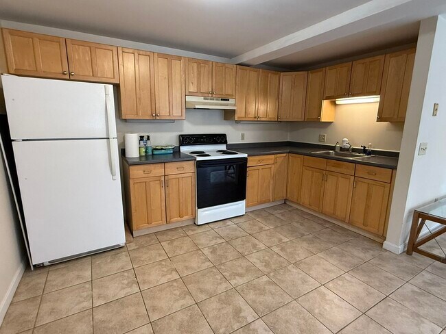 Building Photo - 241 Middle Street