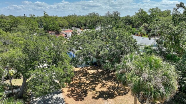 Building Photo - 5100/5102 24th Ave - Duplex