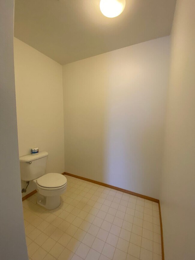 Building Photo - Large Dupont Home ~ Northwest Landing Comm...