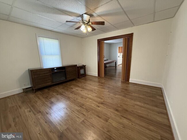 Building Photo - 5497 Rosedale Dr