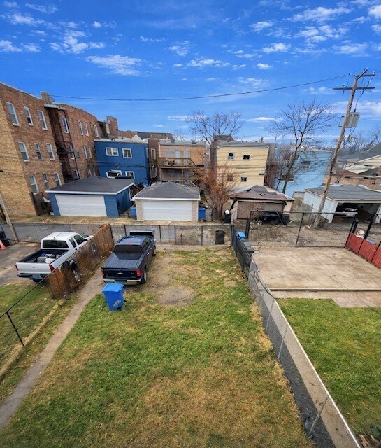 Building Photo - 4307 W Kamerling Ave